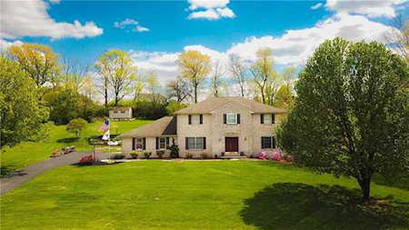 2240 Meadow Brook Dr Schnecksville, PA 18078