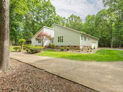 229 Cari Ln Matthews, NC 28104