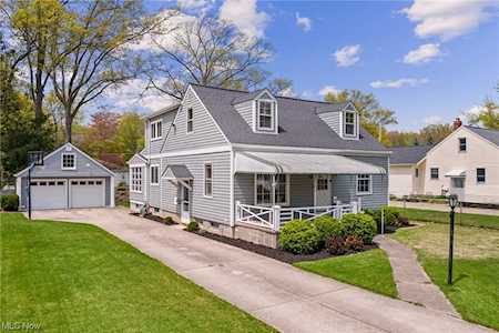 246 Vineyard Rd Avon Lake, OH 44012