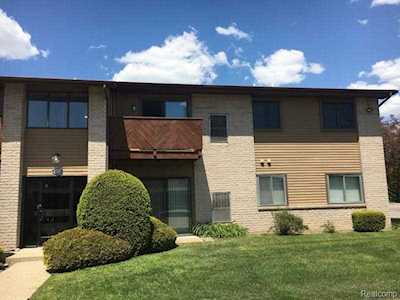 7633 Manor Circle #202 Westland, MI 48185