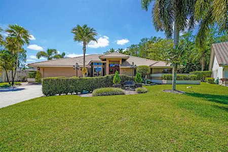 818 Ivy Drive Wellington, FL 33414