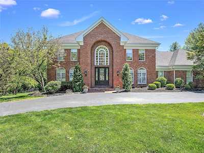 2242 Whitney Pointe Dr Chesterfield, MO 63005
