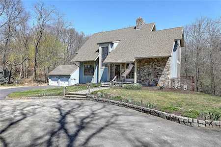 19 Manning Dr Barrington, RI 02806