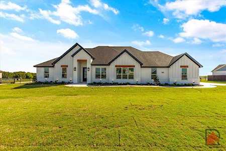 312 Kenyon Court Granbury, TX 76049
