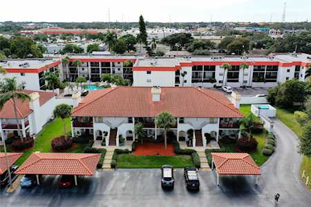 10600 Village Dr #101D Seminole, FL 33772
