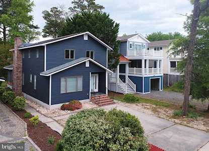 315 Parkwood St Bethany Beach, DE 19930