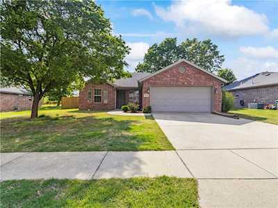 2575 N Indian Oaks Dr Fayetteville, AR 72704