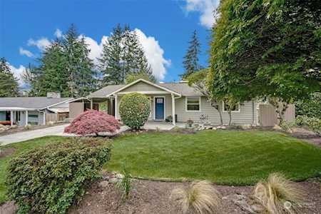 137 152nd Place SE Bellevue, WA 98007