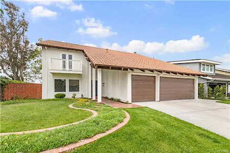 2701 Starbird Dr Costa Mesa, CA 92626