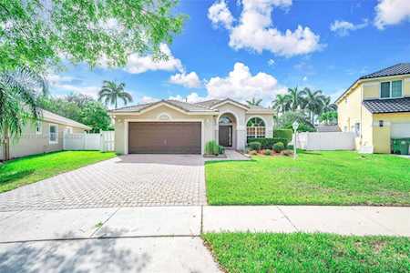 2250 NW 145th Ave Pembroke Pines, FL 33028