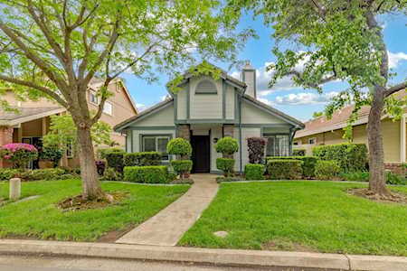 1641 Woodhill Drive Roseville, CA 95661