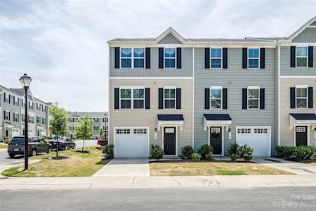2703 Sydney Overlook Ln Charlotte, NC 28269