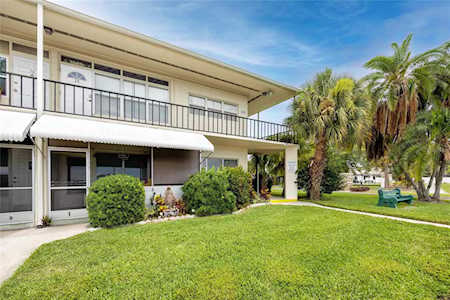 4001 58th St N #15 Kenneth City, FL 33709