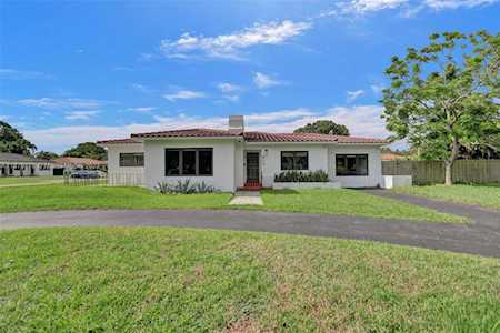 910 NE 113 Biscayne Park, FL 33161