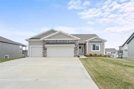 110 NW Grady Ct Lee's Summit, MO 64081