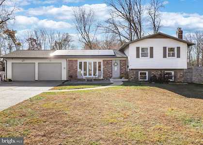 8001 W Rockglen Ct Springfield, VA 22152