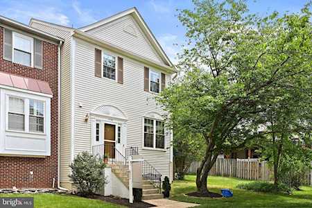 6700 Jenny Leigh Ct Centreville, VA 20121