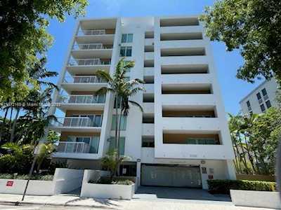 2740 SW 28th Ter #204 Miami, FL 33133