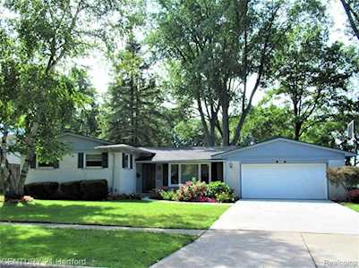 34495 Wood St Livonia, MI 48154