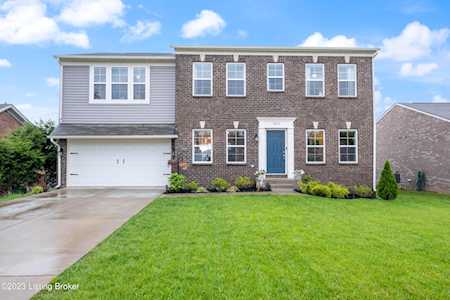 8424 Splendid Point Louisville, KY 40229
