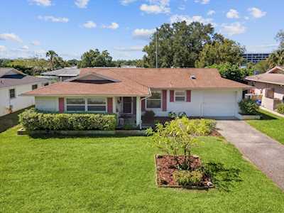 130 Stafford Dr Palm Harbor, FL 34684