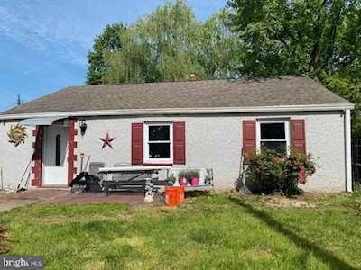 303 Elwood Place New Castle, DE 19720