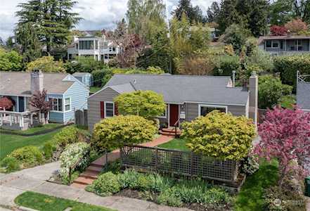 5736 59th Ave NE Seattle, WA 98105