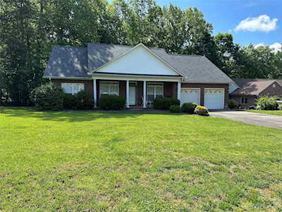 7994 King Arthurs Ct Denver, NC 28037