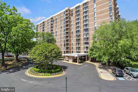 2311 Pimmit Dr #210E Falls Church, VA 22043