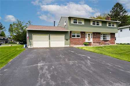 138 Riverdale Rd Clay, NY 13090