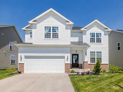 2951 Lancelot Ln Naperville, IL 60564