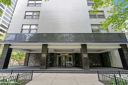 1445 N State Parkway #2004 Chicago, IL 60610