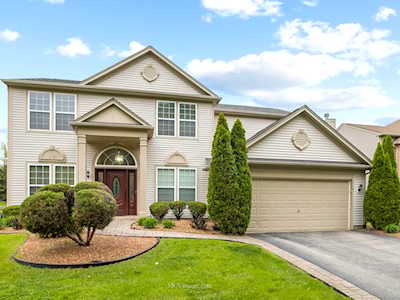 1 Tiger Ct Bolingbrook, IL 60490