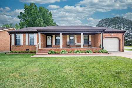 800 Woodrow Ct Chesapeake, VA 23322