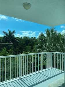14951 Royal Oaks Ln #206 North Miami, FL 33181