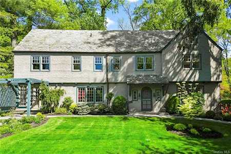262 Beechmont Drive New Rochelle, NY 10804