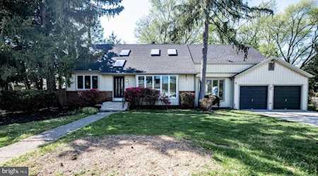 212 Columbia Blvd Cherry Hill, NJ 08002