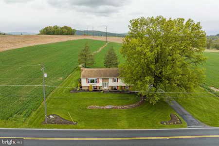 225 Pfautz Hill Rd Stevens, PA 17578