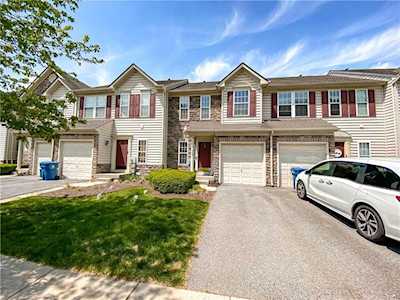 117 Knollwood Dr Easton, PA 18042