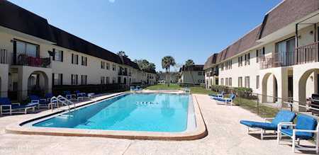 1713 El Camino RD Jacksonville, FL 32216