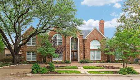 5219 Oak Lake Drive Dallas, TX 75287