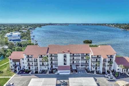 1608 Stickney Point Rd #208 Sarasota, FL 34231