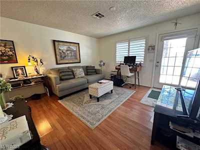 2140 Petersham Ct #B Las Vegas, NV 89108