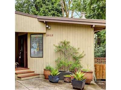 2612 SW Davenport CT Portland, OR 97201