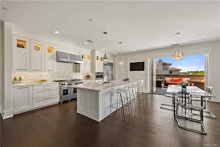 15 Kensington Road #PH5 Bronxville, NY 10708