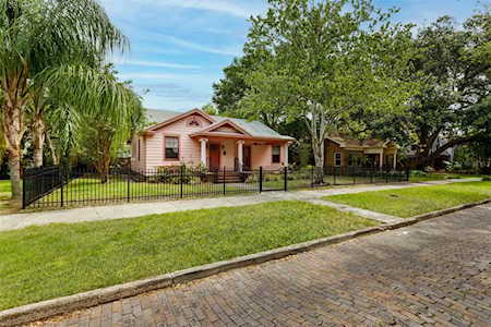 1077 15th Ave N St. Petersburg, FL 33704