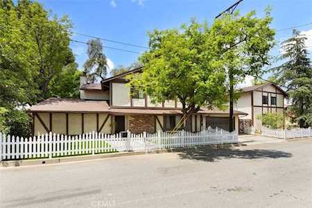 21695 Yucatan Ave Woodland Hills, CA 91364