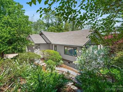 17 Zachary Ridge Rd Asheville, NC 28804