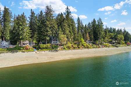 16207 Virginia Point Rd NE Poulsbo, WA 98370