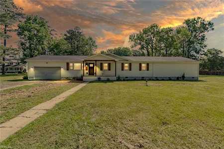 1041 Long Ridge Rd Chesapeake, VA 23322